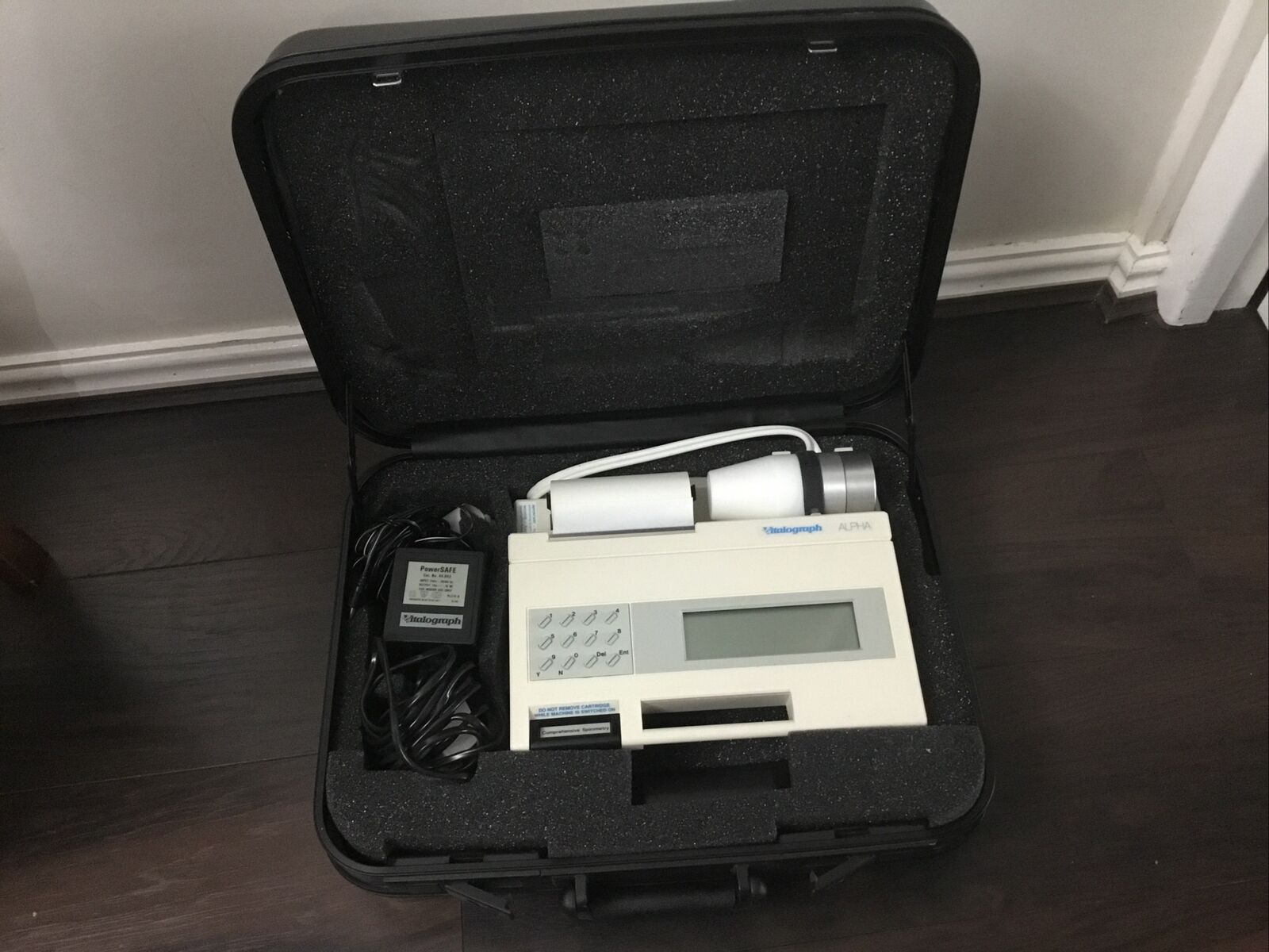 Vitalograph Alpha Spirometer / Lung function testing machine Hospital