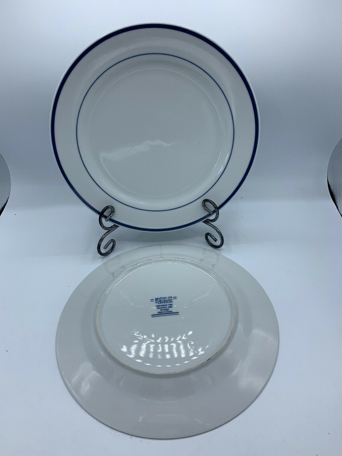 Maitre D' by Oneida 11" Dinner Plates Porcelain Blue Stripes White Set