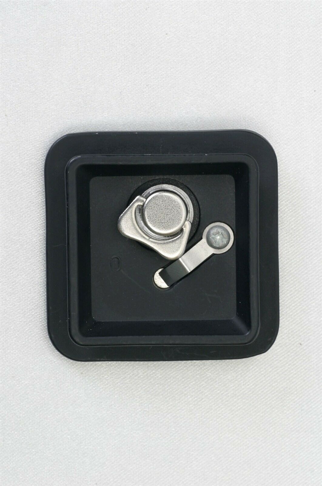 Metal Quick Release Plate for Promaster 6100 tripod and Promaster 6030