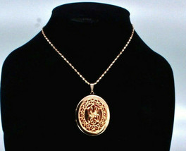 Vintage 14” Filigree Gold Tone Pendant Photo Locket 14” Necklace Signed ... - $29.00