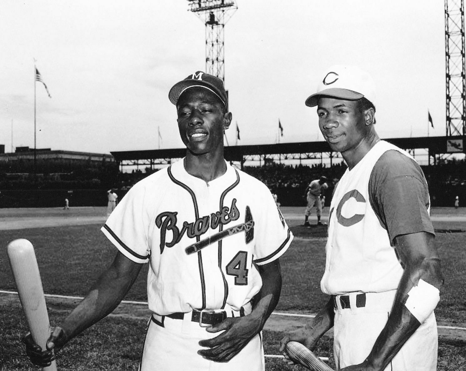 HANK AARON & FRANK ROBINSON 8X10 PHOTO BRAVES CINCINNAT REDS PICTURE ...