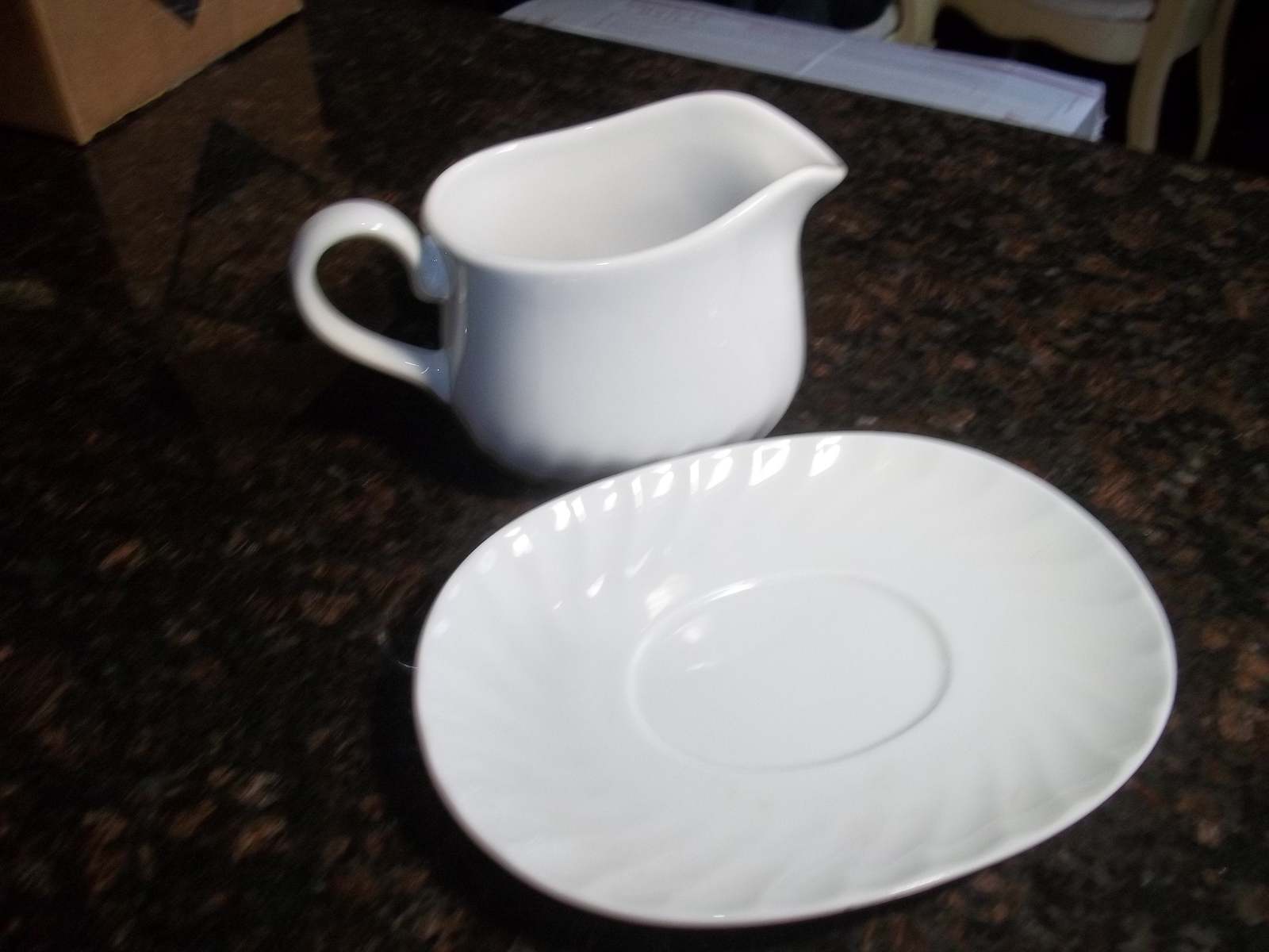 Corelle White Enhancements AKA Swirl Gravy Boat Dinnerware & Serveware