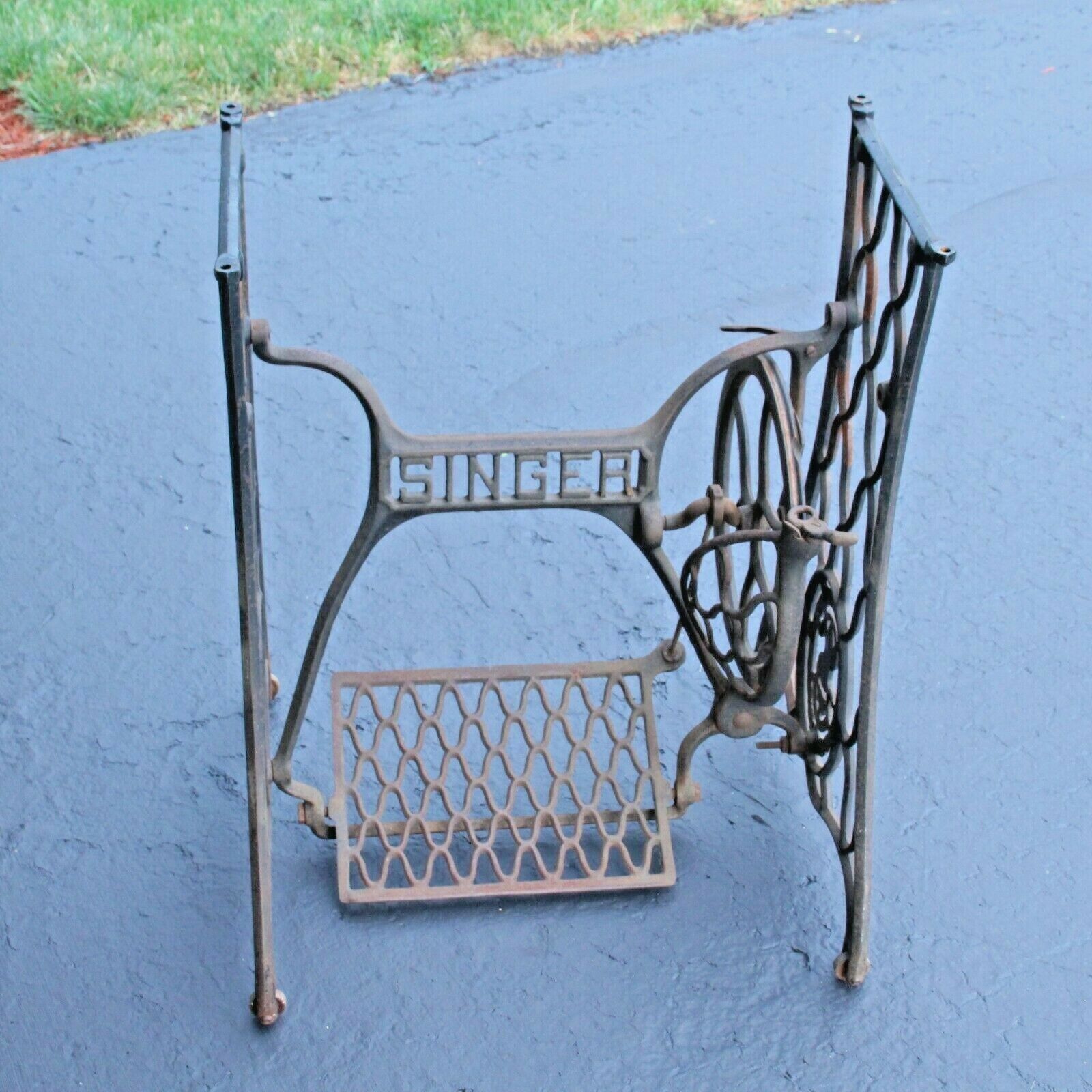 Singer Treadle Sewing Machine Base Table Legs Iron Working Complete