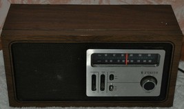 Vintage Zenith AM-FM Stereo Radio H422P Woodgrain  - $65.44