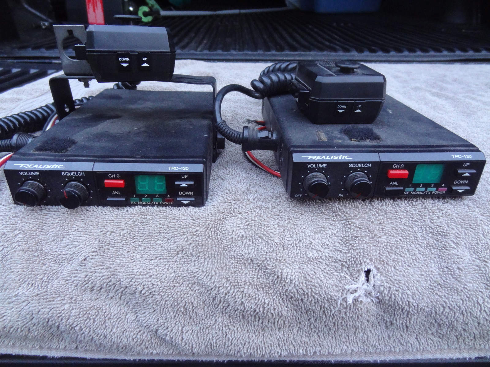 LOT OF 2 REALISTIC TRC430 CB RADIO USED WORK WELL W/ MICROPHONES NICE