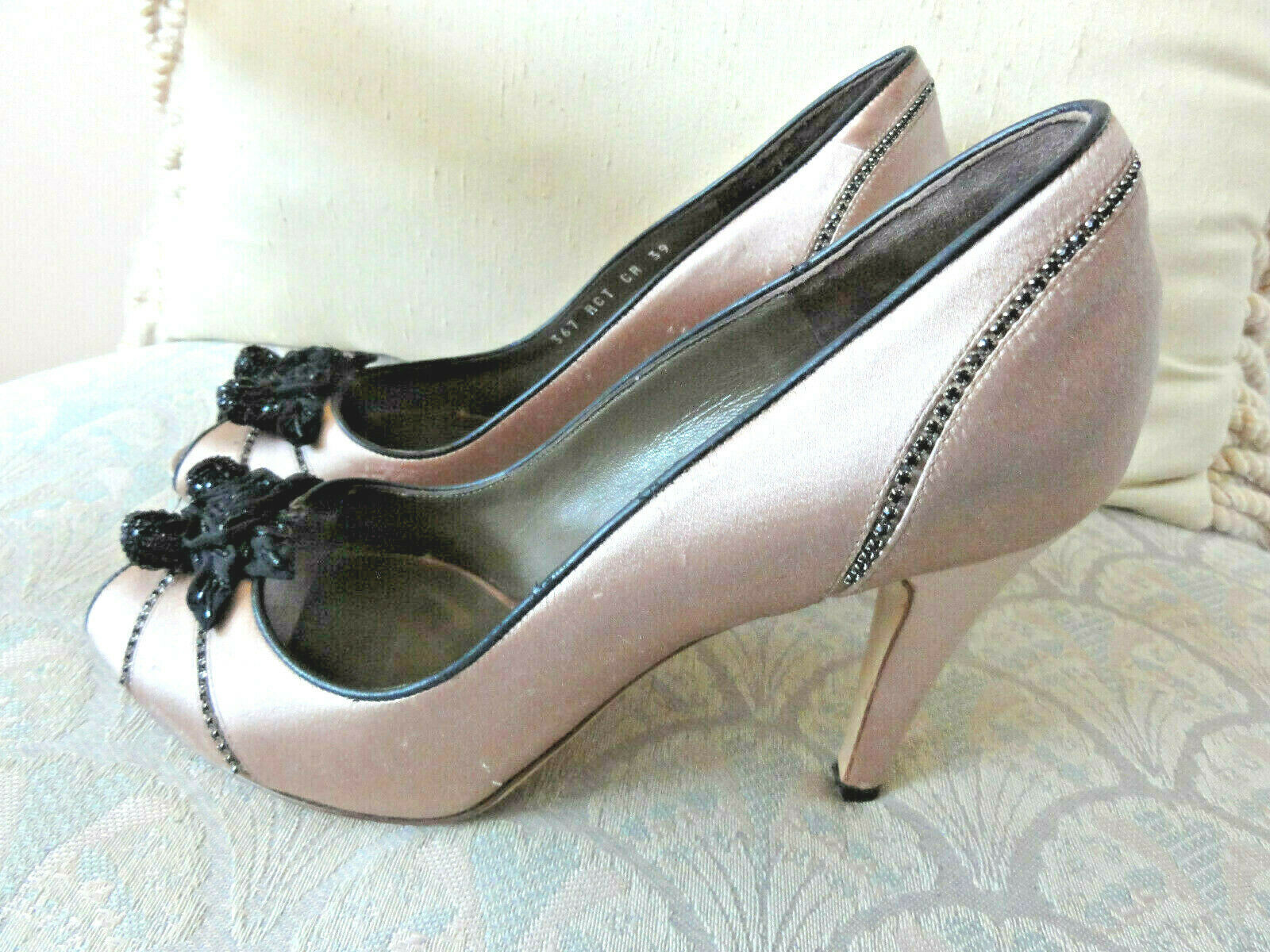 pale purple heels
