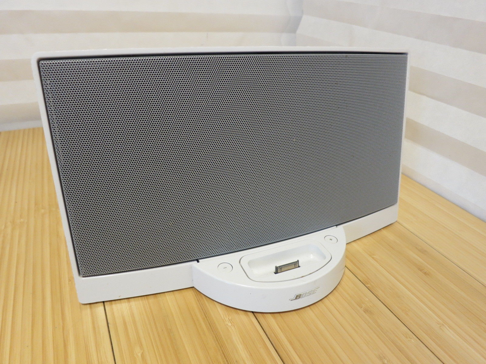bose sounddock 10 watts