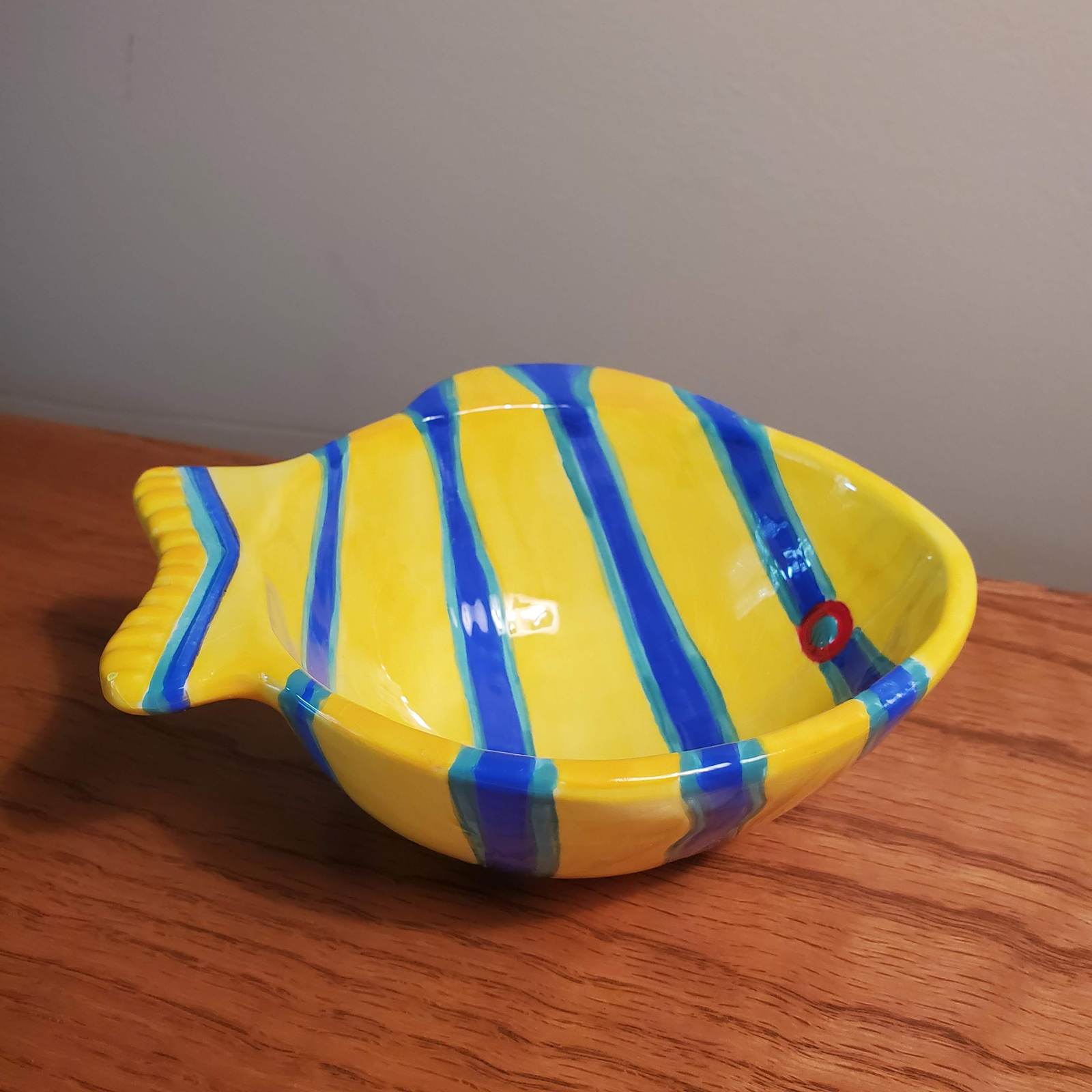 Fish shaped bowl