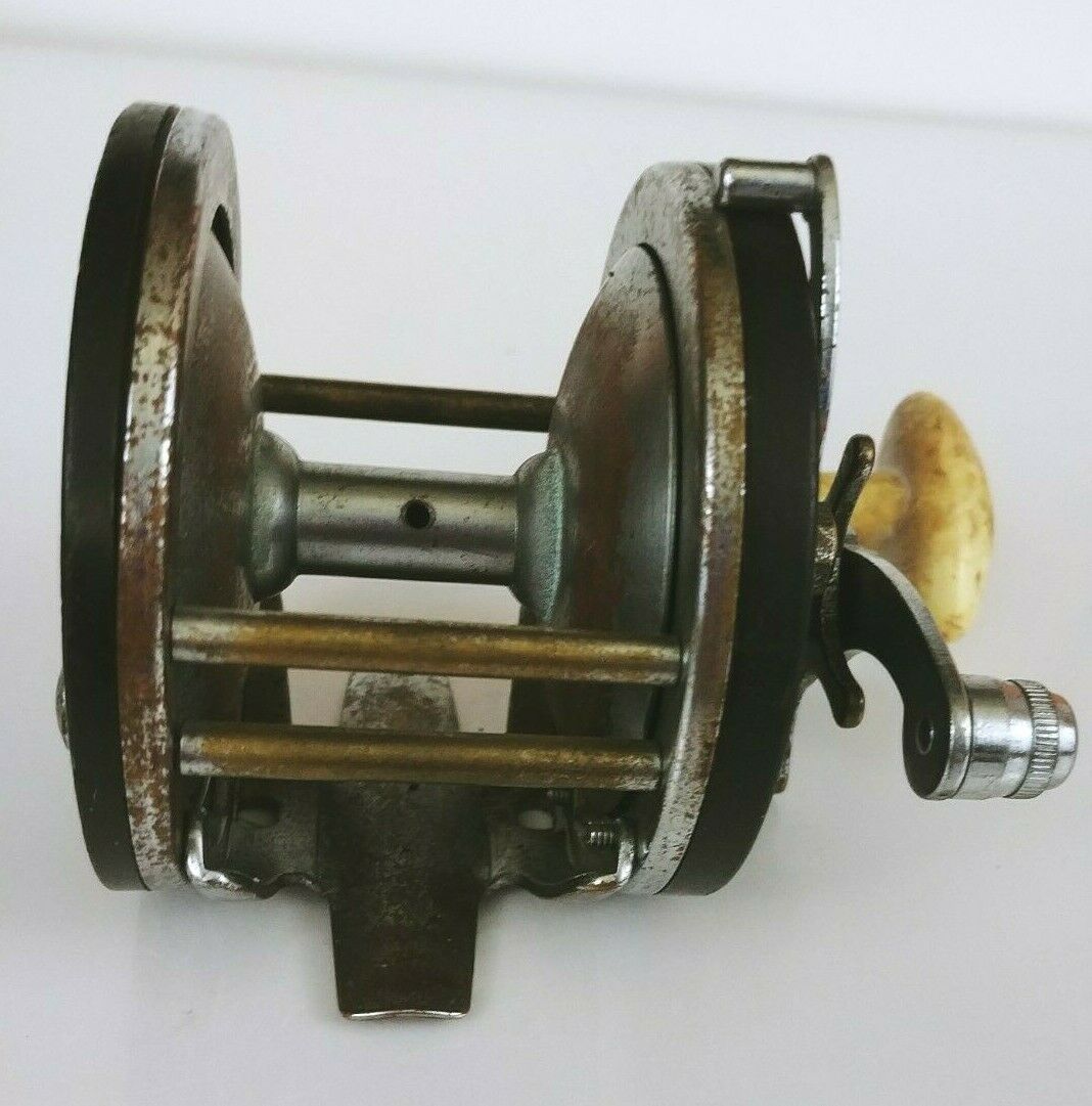 Vintage J. C. Higgins Conventional Fishing Reel 311 3137 - Spincasting ...