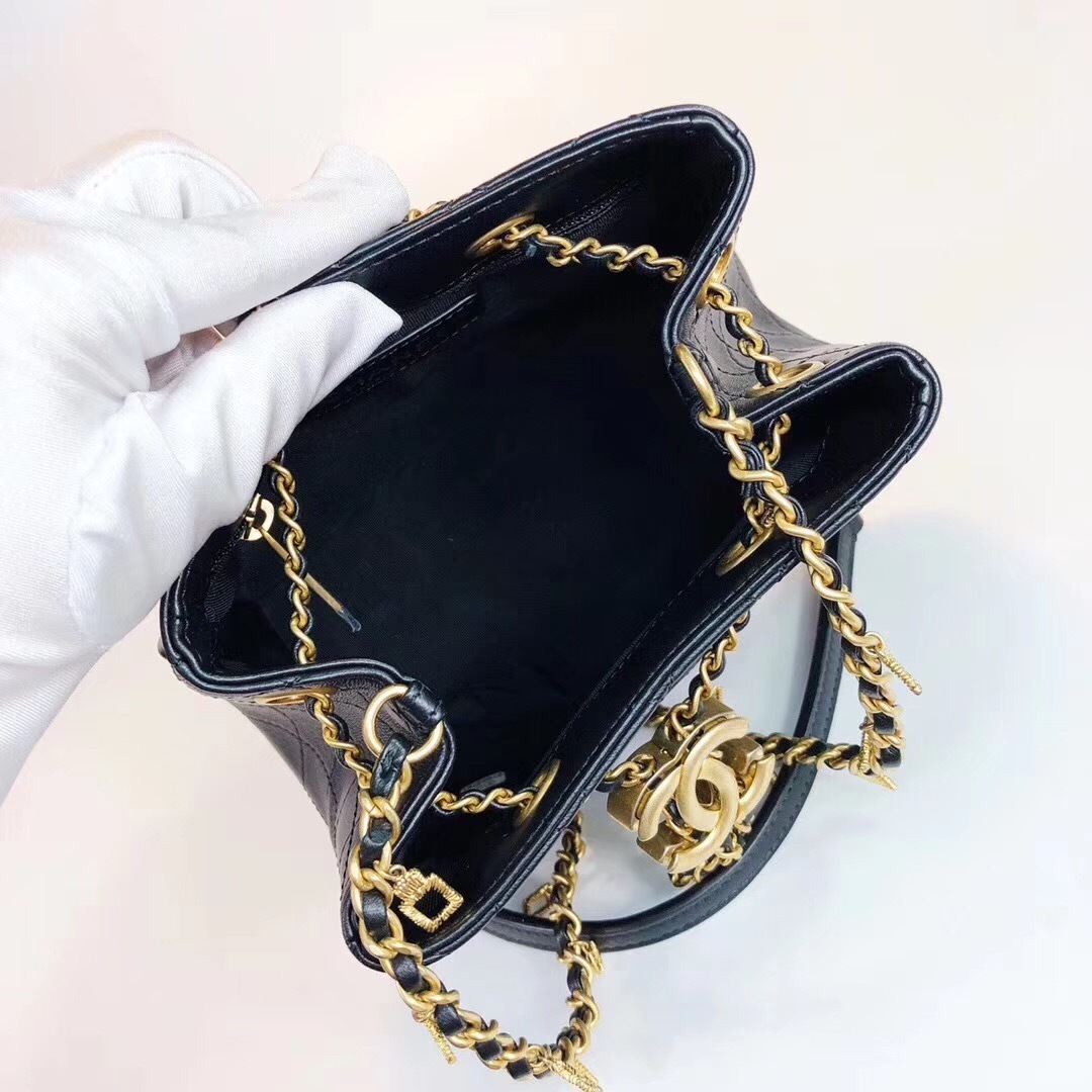 NEW AUTHENTIC CHANEL 2019 BLACK LEATHER DRAWSTRING BUCKET BAG GOLD HW RECEIPT - Handbags & Purses