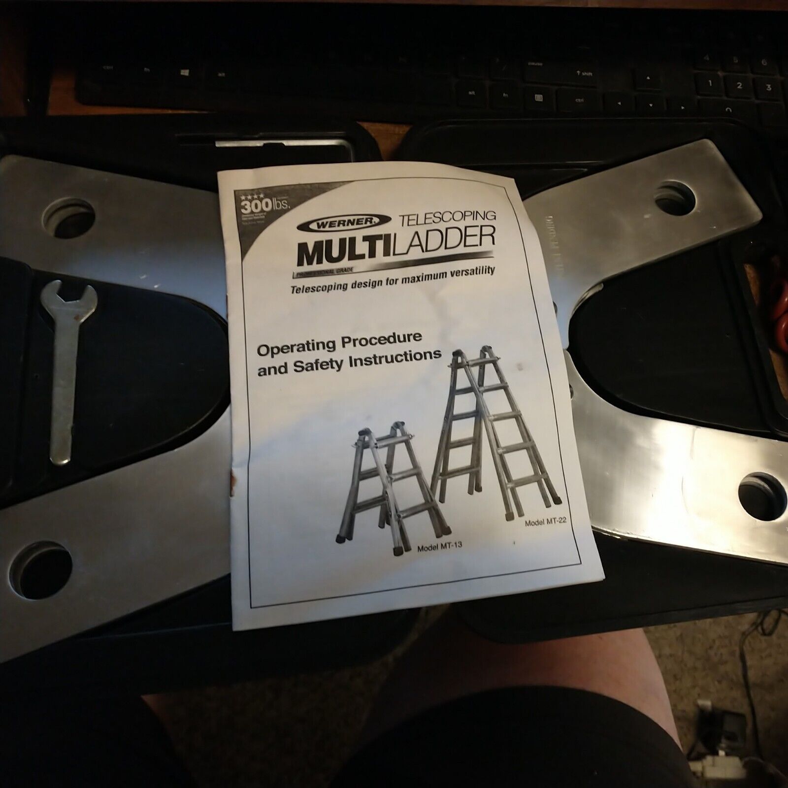 Werner Telescoping Multi Ladder Dynamic Hinge Set w/ Case, Tools & instructions Ladders