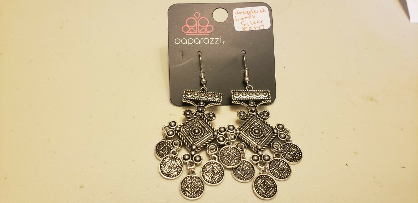Paparazzi Earrings (new) UNEXPLORED LANDS SILVER #0047 - $8.58