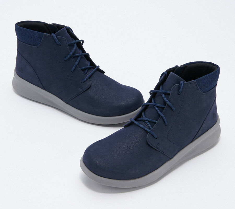 clarks women's lace up ankle boots