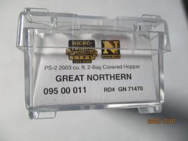 Micro-Trains # 09500011 Great Northern PS-2 2003' 2-Bay Covered Hopper N-Scale image 6