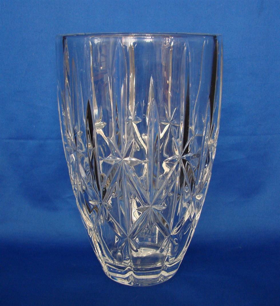 Marquis by Waterford Sparkle Pattern Crystal Vase 9 Inches Tall Modern