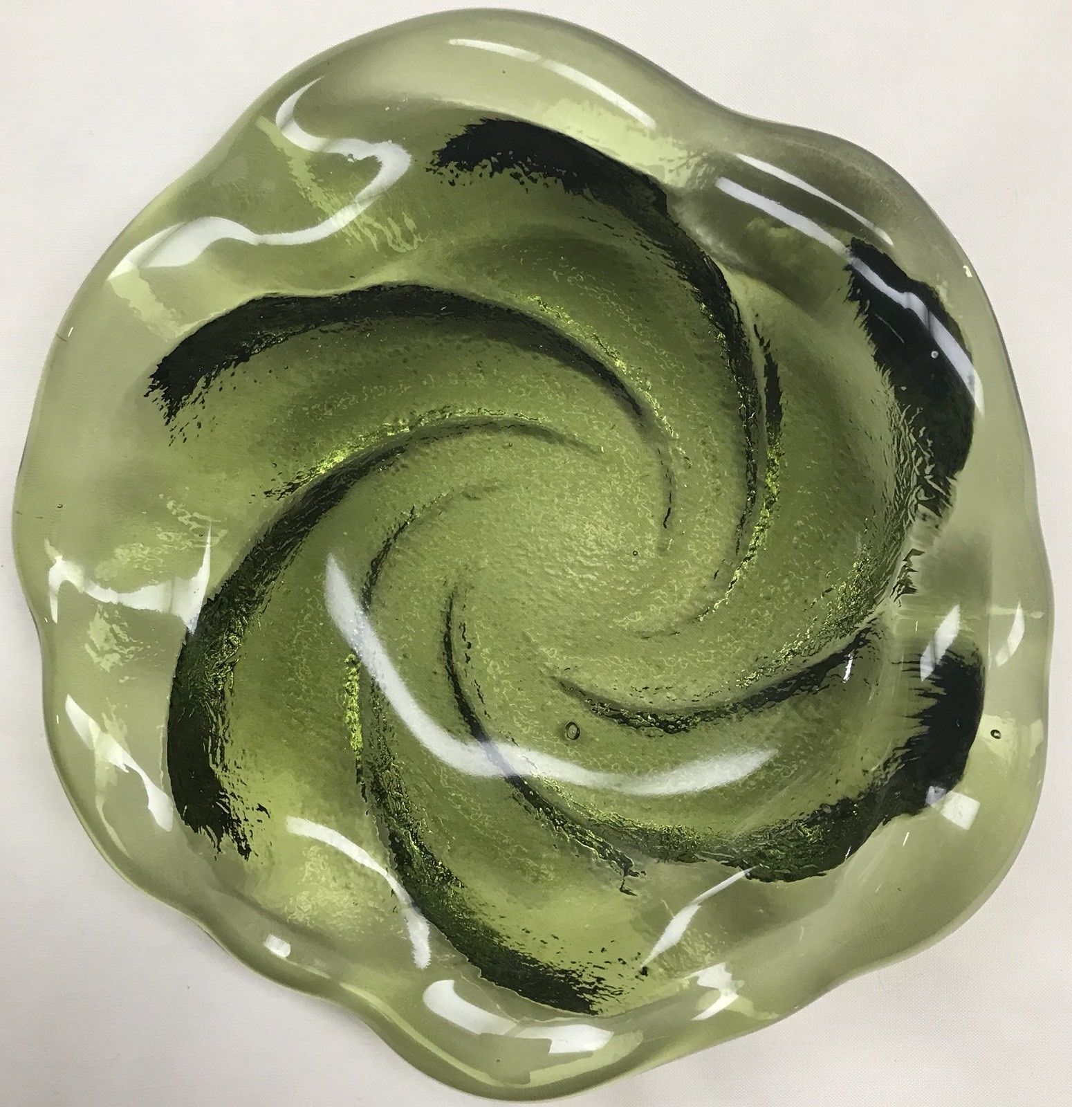 Vintage Fenton Green Art Glass Small Bowl And Similar Items Vintage Fenton Green Art Glass Small Bowl And Similar Items S L1600