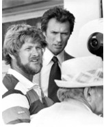 The Enforcer 1976 director James Fargo on set with Clint Eastwood 8x10 p... - $9.75