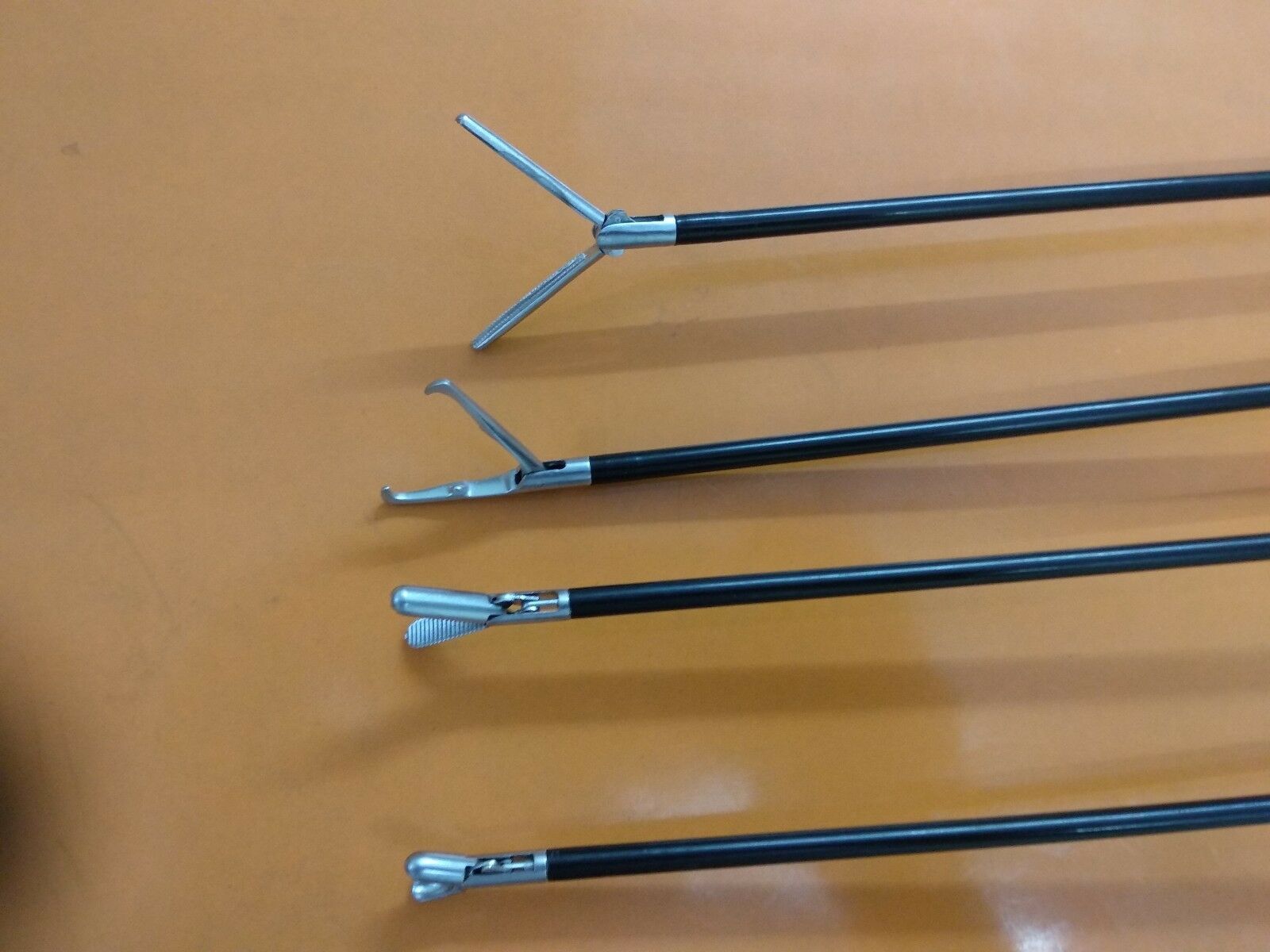 Laparoscopic De Bakey Atraumatic Forceps,Biopsy, Duck Bill Blunt