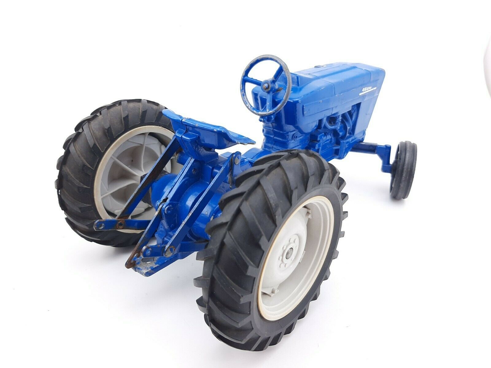 Ford Farm Toy Tractor 4600 Ertl 1/12 MADE IN USA For Restoration