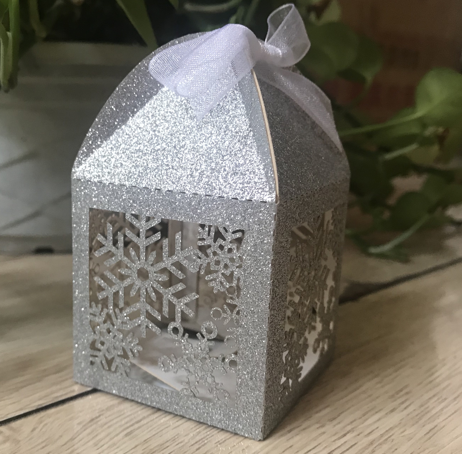 100pcs Snowflake Laser Cut Wedding gift Box,Candy Box Chocolate Box with Ribbon - $48.00