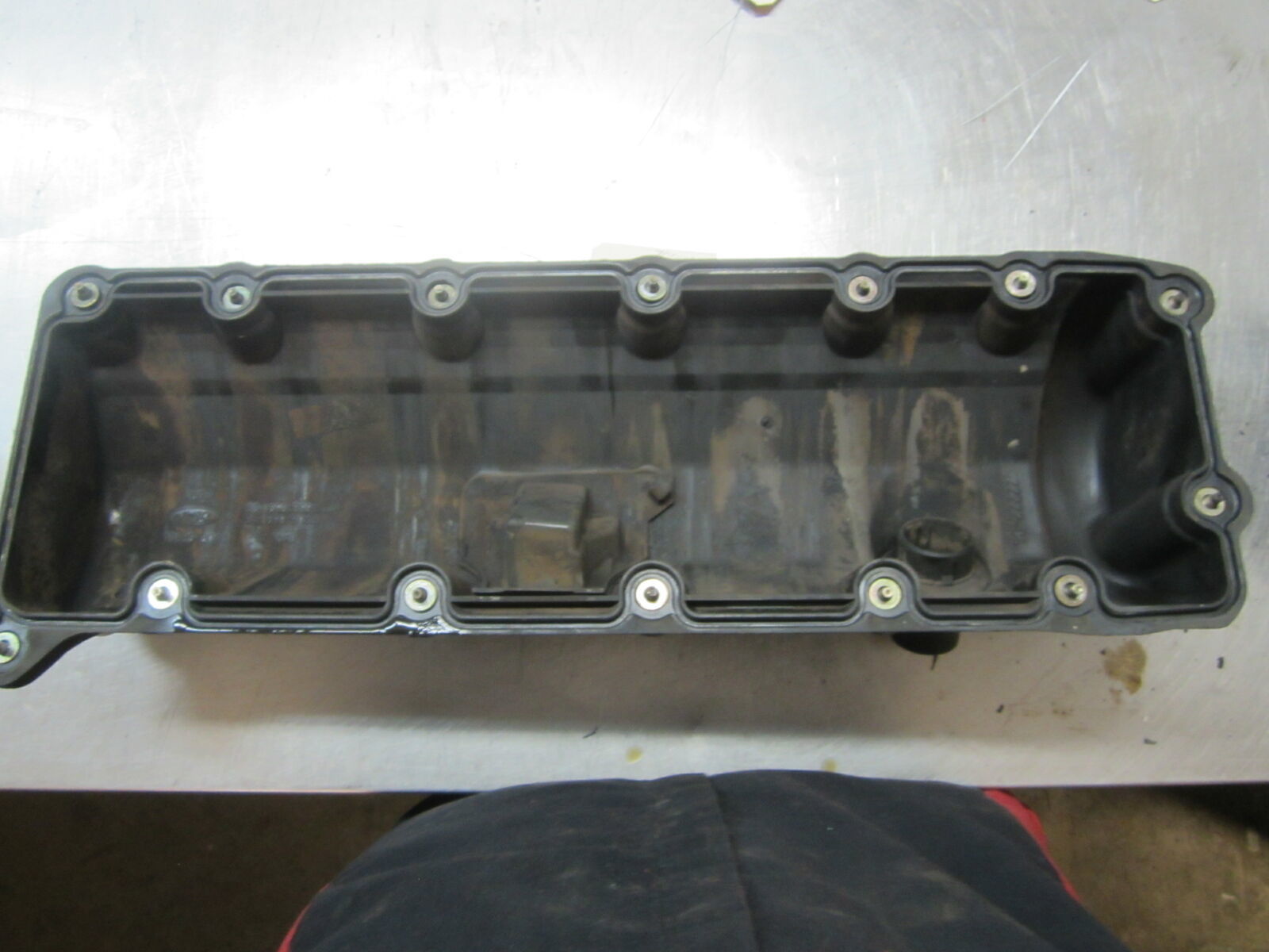 70Q101 LEFT VALVE COVER 1998 FORD F150 5.4 F65E6C530 Engines & Engine Parts