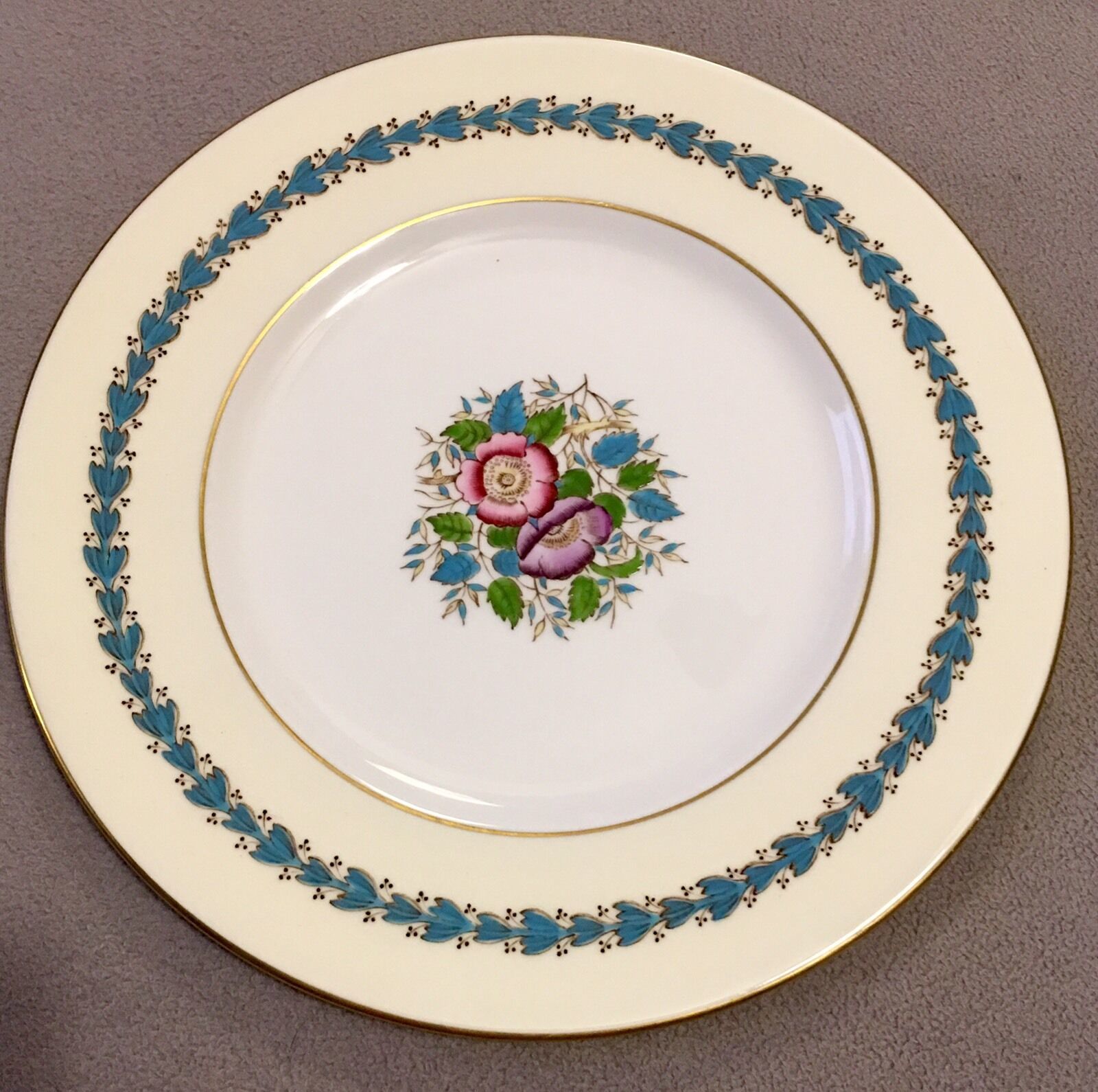 Wedgwood Bone China w399 or w39r9 10" Floral Luncheon Plate MINT