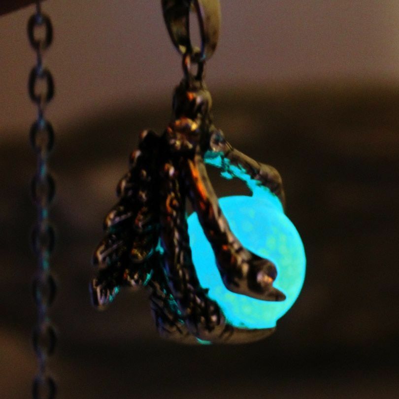 Dragon Claw Necklace Pendant Luminous Locket Magic Jewels Us Glow Dark Steampunk