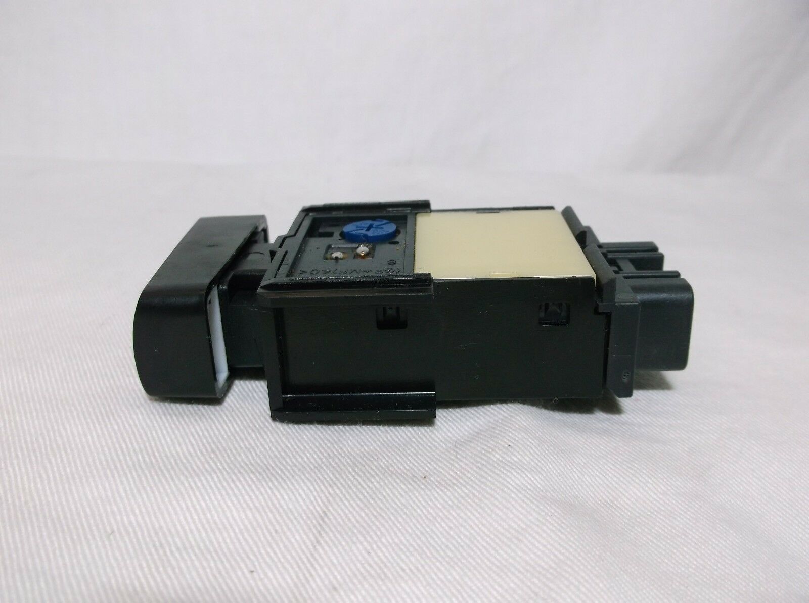 03-04-05-06-07-08 TOYOTA COROLLA/ DEFROSTER/ DEFOGGER SWITCH/ BUTTON