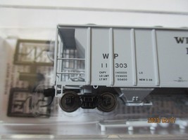 Micro-Trains # 09500022 Western Pacific PS-2, 2-Bay Covered Hopper. N-Scale image 2