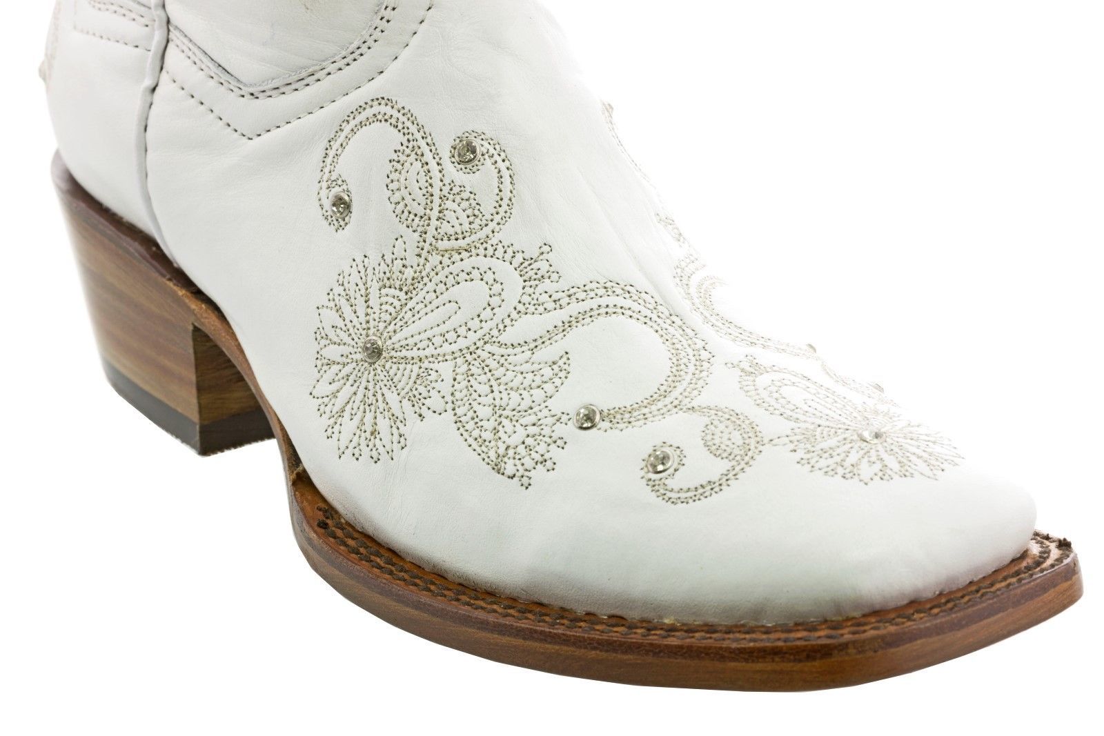 white cowgirl boots wedding