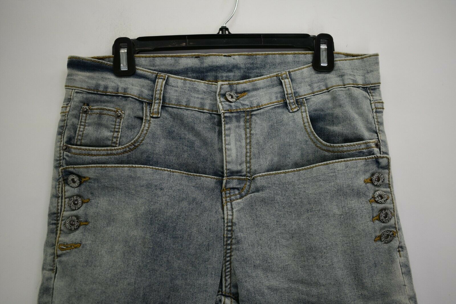 jeans with deep pockets