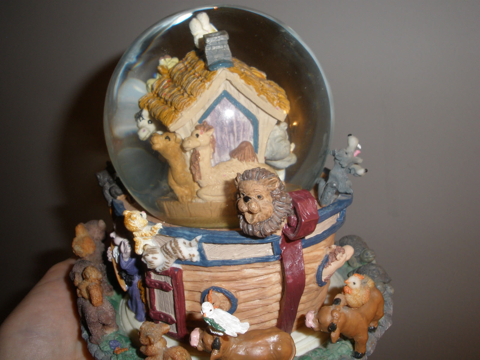 1998 Cadona Musical Rotating Noah's Ark Snow Globe - Tune: Talk To The ...