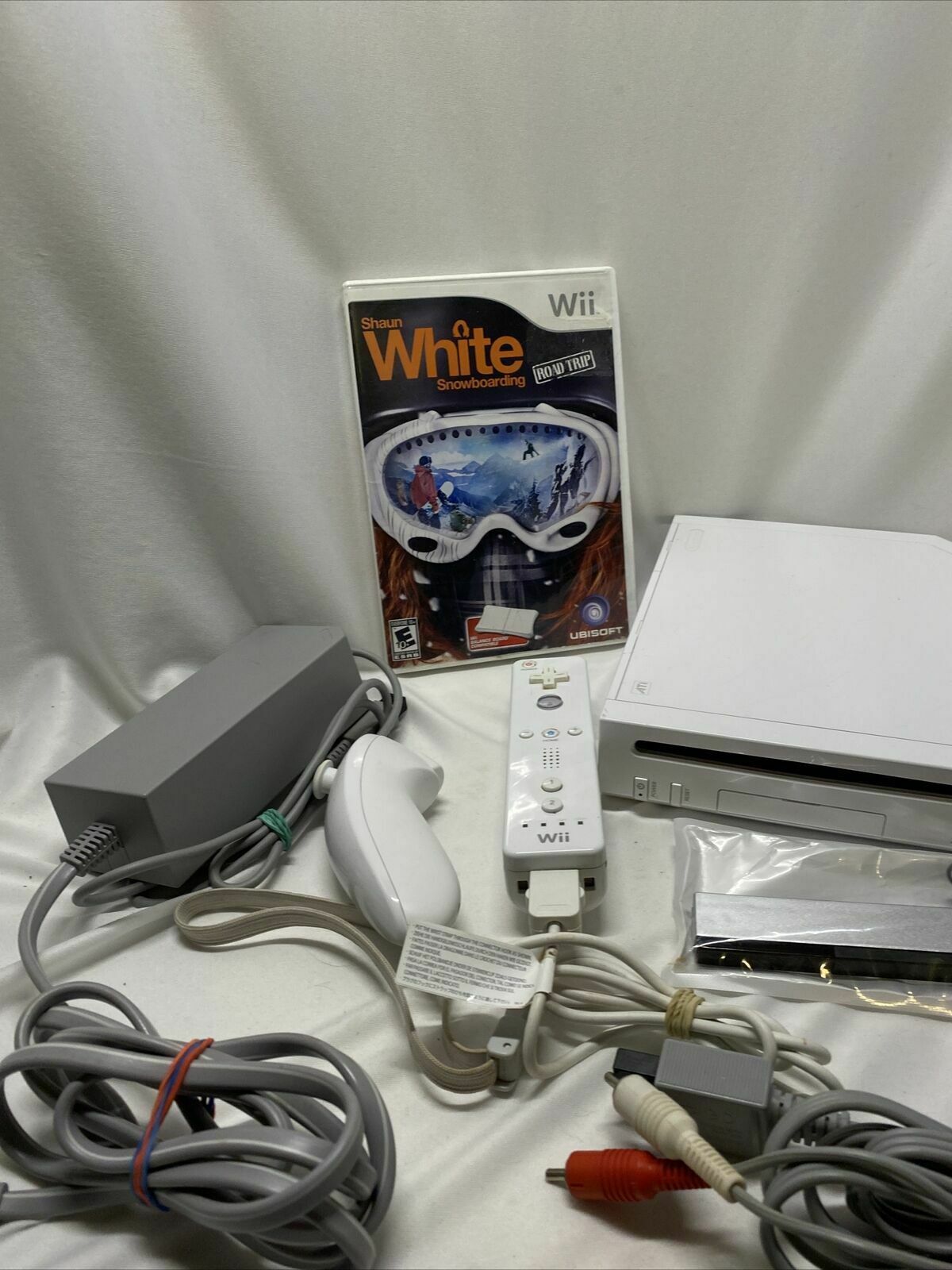 Primary image for Nintendo Wii Console RVL-001 Bundle GameCube Compatible all wires & 1 Game