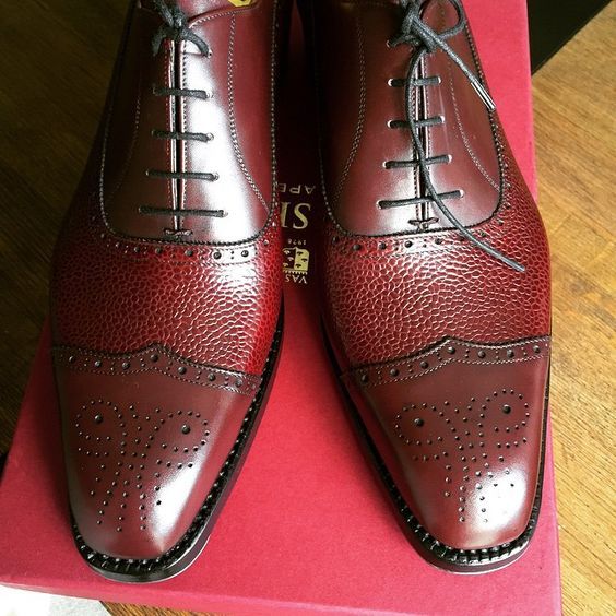 Two Tone Maroon Red Cont Brogue Cap Toe Party Wear Genuine Leather Lace up Shoes