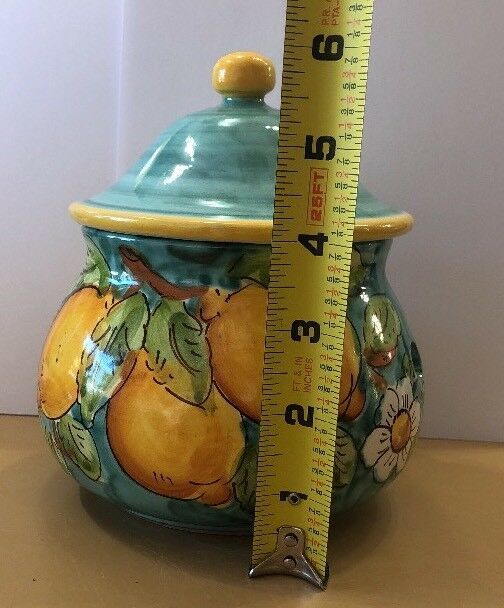 Vietri PotteryGarlic/Onion Keeper With Lemon.Made/painted by hand in