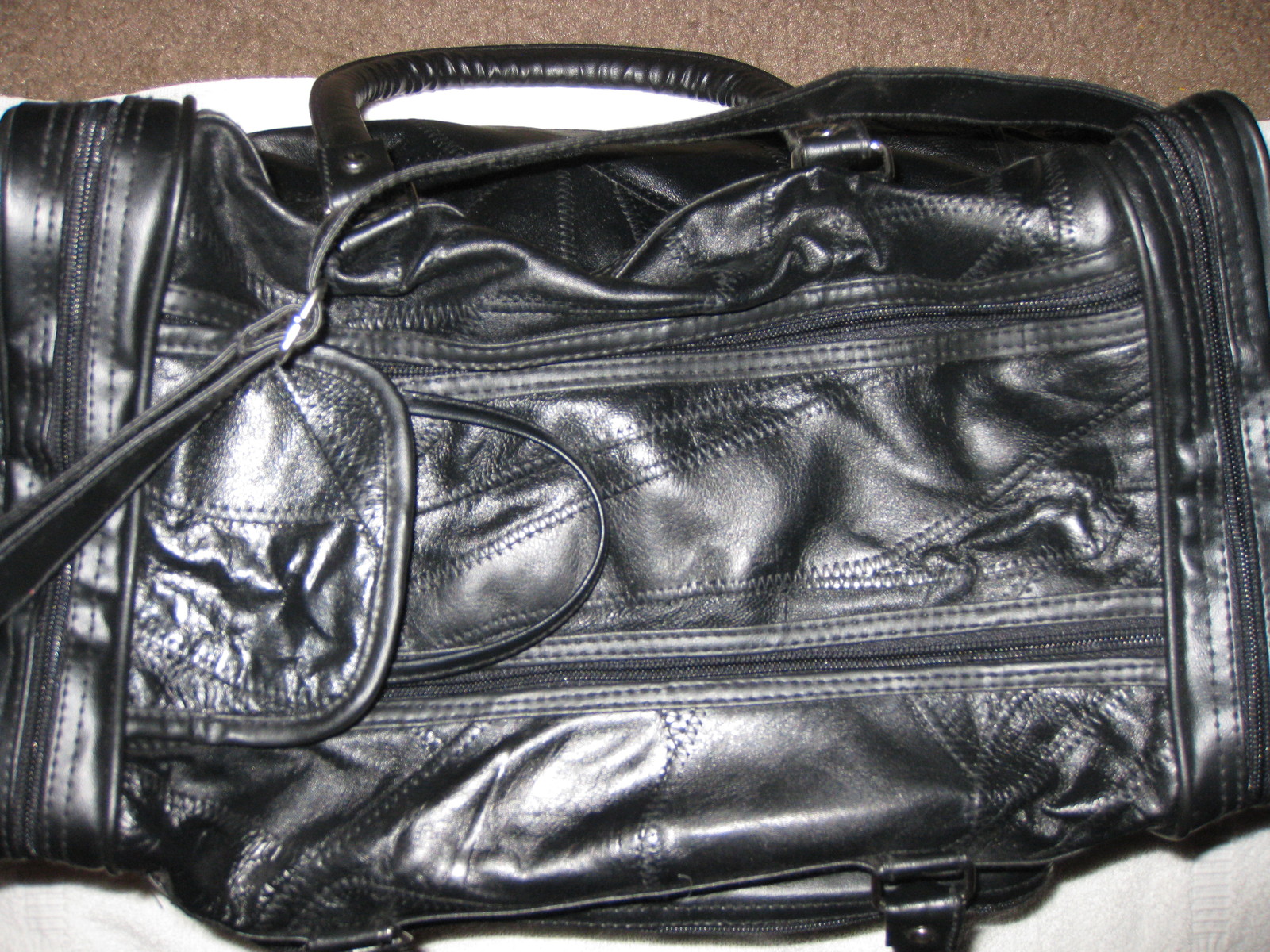 NEW LARGE BLACK LEATHER DUFFLE BAG, Adjustable strap, TRAVEL - Luggage