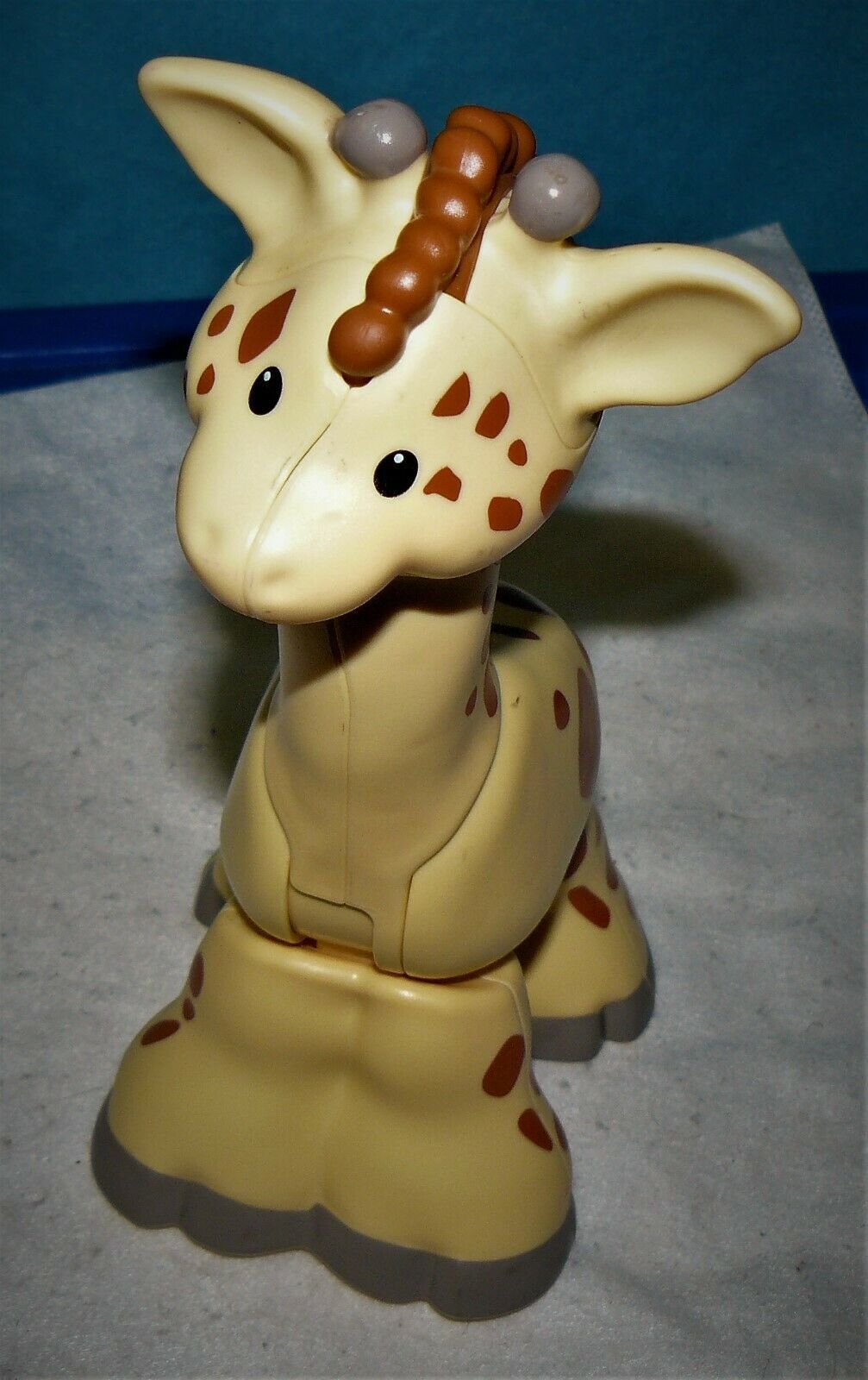 little people giraffe