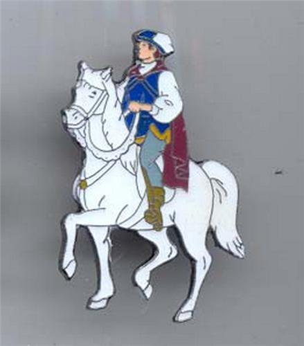 Белый колет. Принц на белом коне. Белый конь на принце. Принц на белой лошади. Принц на белом коне с короной.