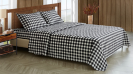 BLACK AND WHITE PLAID 4PC BED  SHEET SET  in QUEEN and KING SIZES image 3