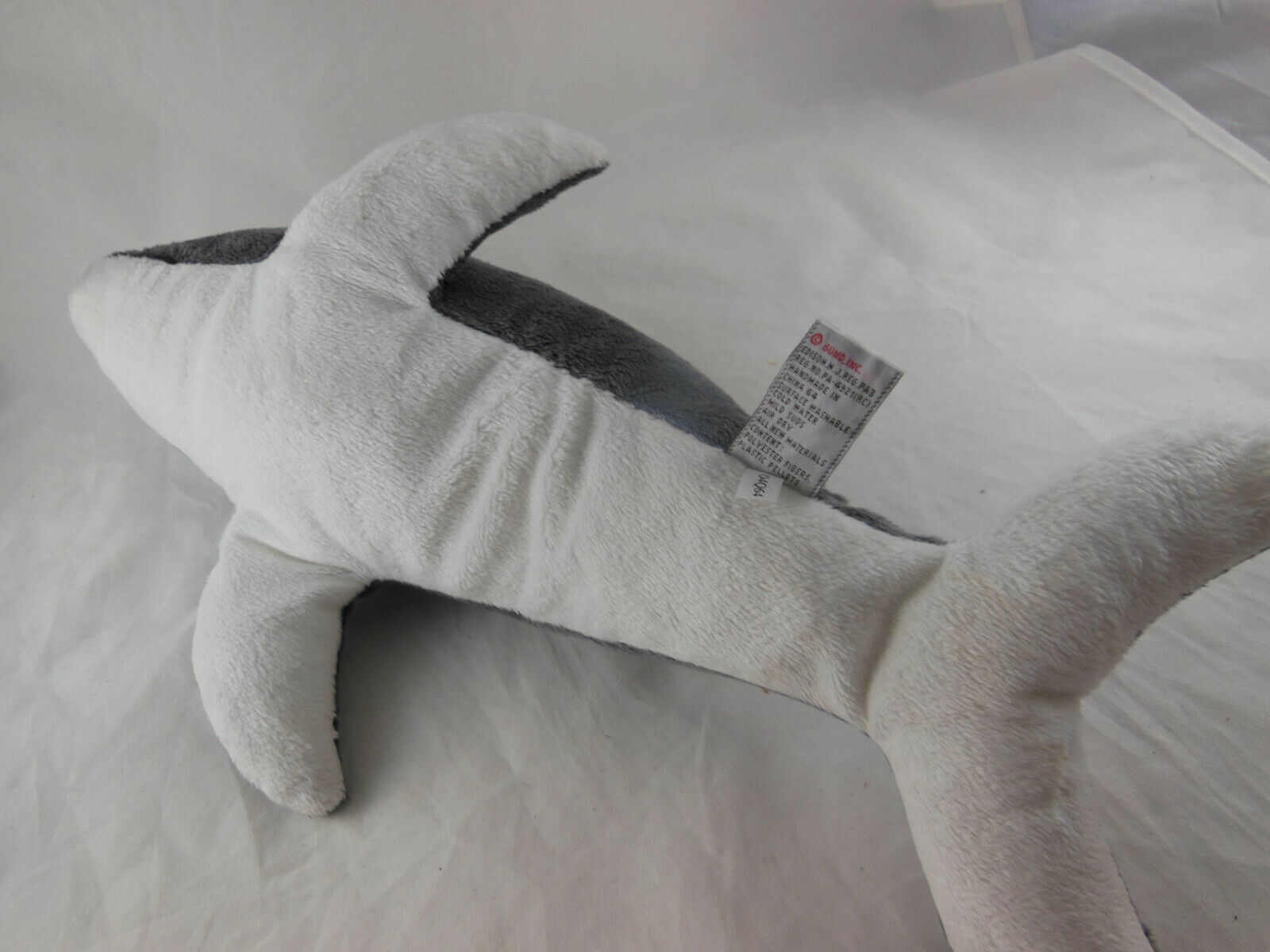 gund dolphin