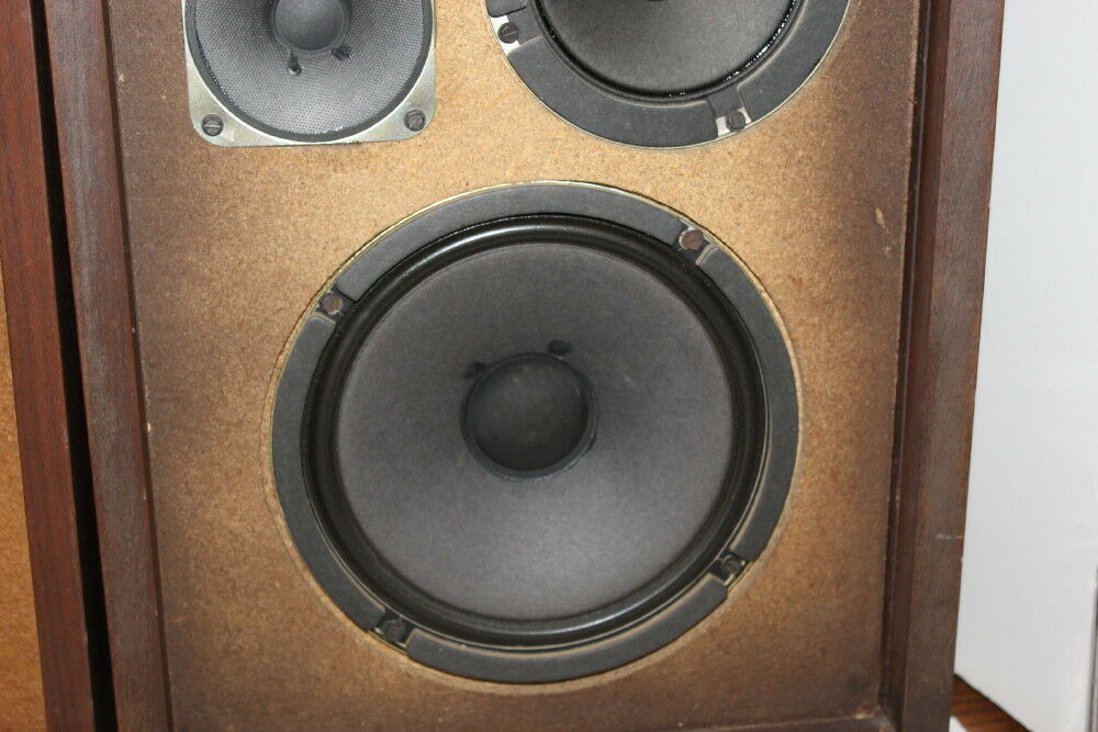 Classic Fisher 4-Way Stereo Speakers ~ 8