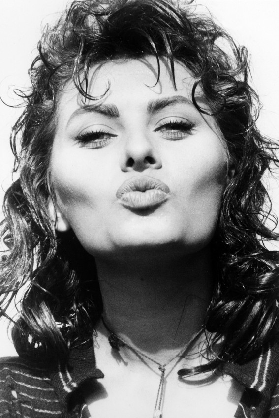Sophia Loren iconic poster pouting lips 18x24 Poster - $23.99