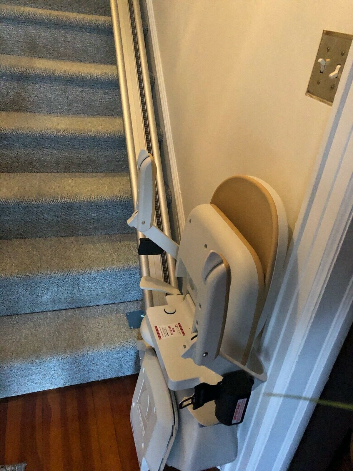 NEW ACORN 130 Stair Chair Lift Straight BRAND NEW 1 week old. Lifts