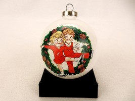 Campbell Kids Christmas White Glass Ball Ornament, 1983 Collector&#39;s Edition - $19.55