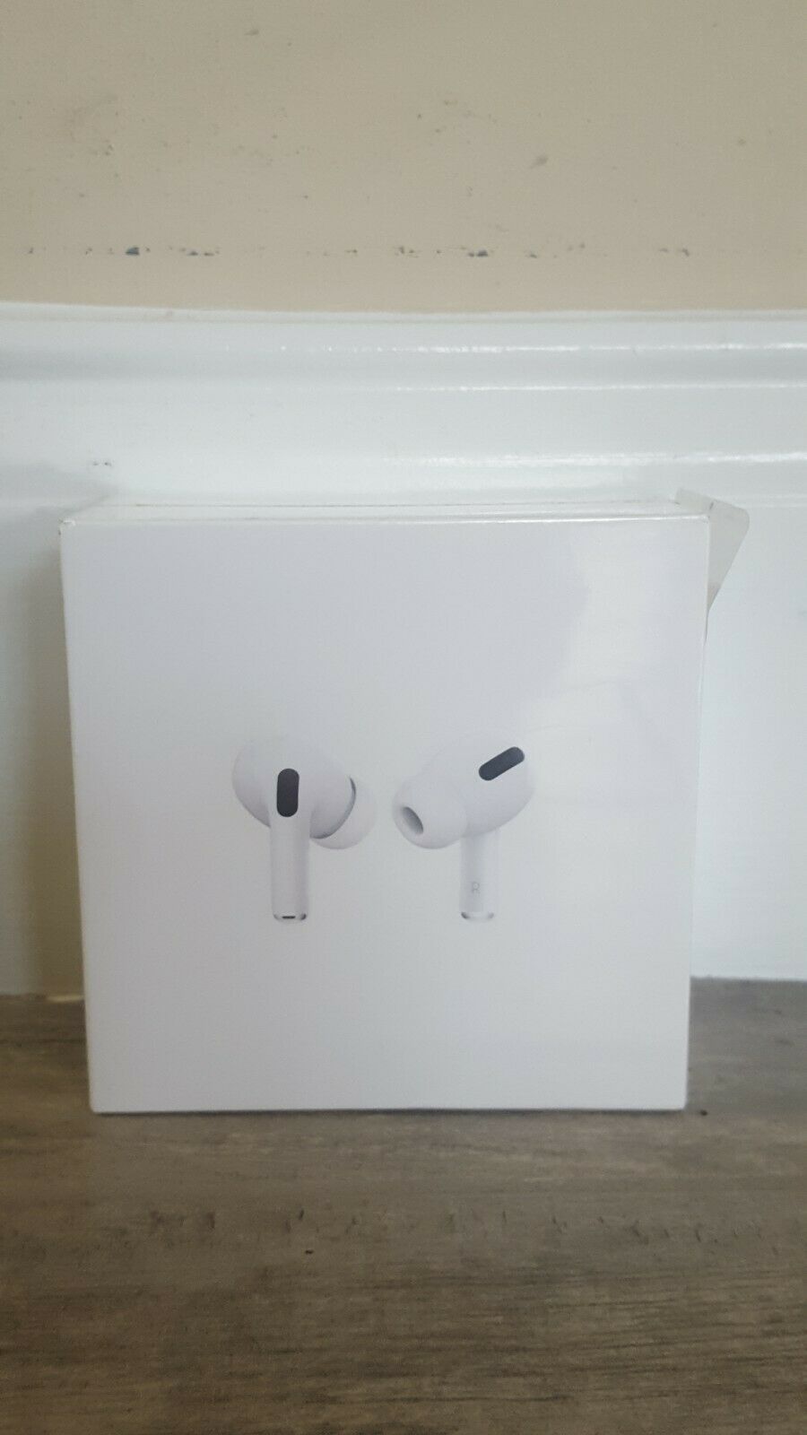 Apple AirPods Pro with Wireless Charging Case, MWP22AM/A (Worldwide