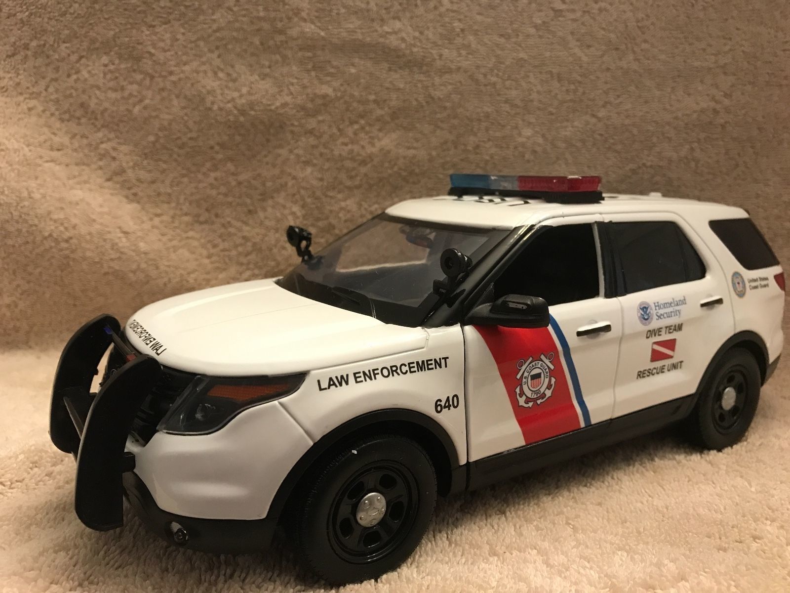 1/18 SCALE US COAST GUARD FORD SUV DIECAST MODEL WITH WORKING LIGHTS ...