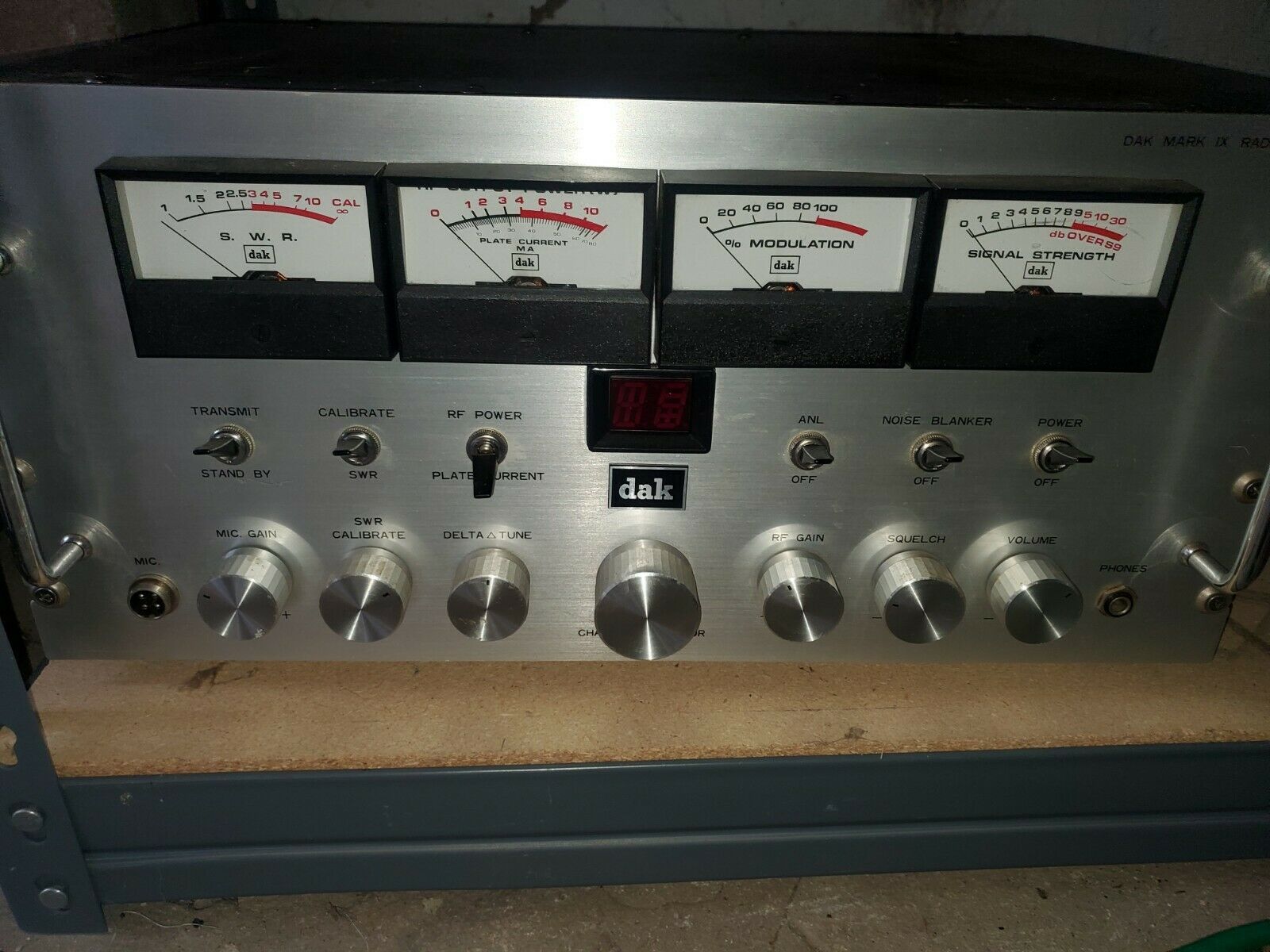 DAK Mark IX CB Radiotelephone radio base station CB Radios