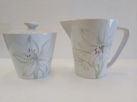 Corelle Lifestyles Collection 4.5" Footed Sugar & Creamer Set - White Flower - $45.00