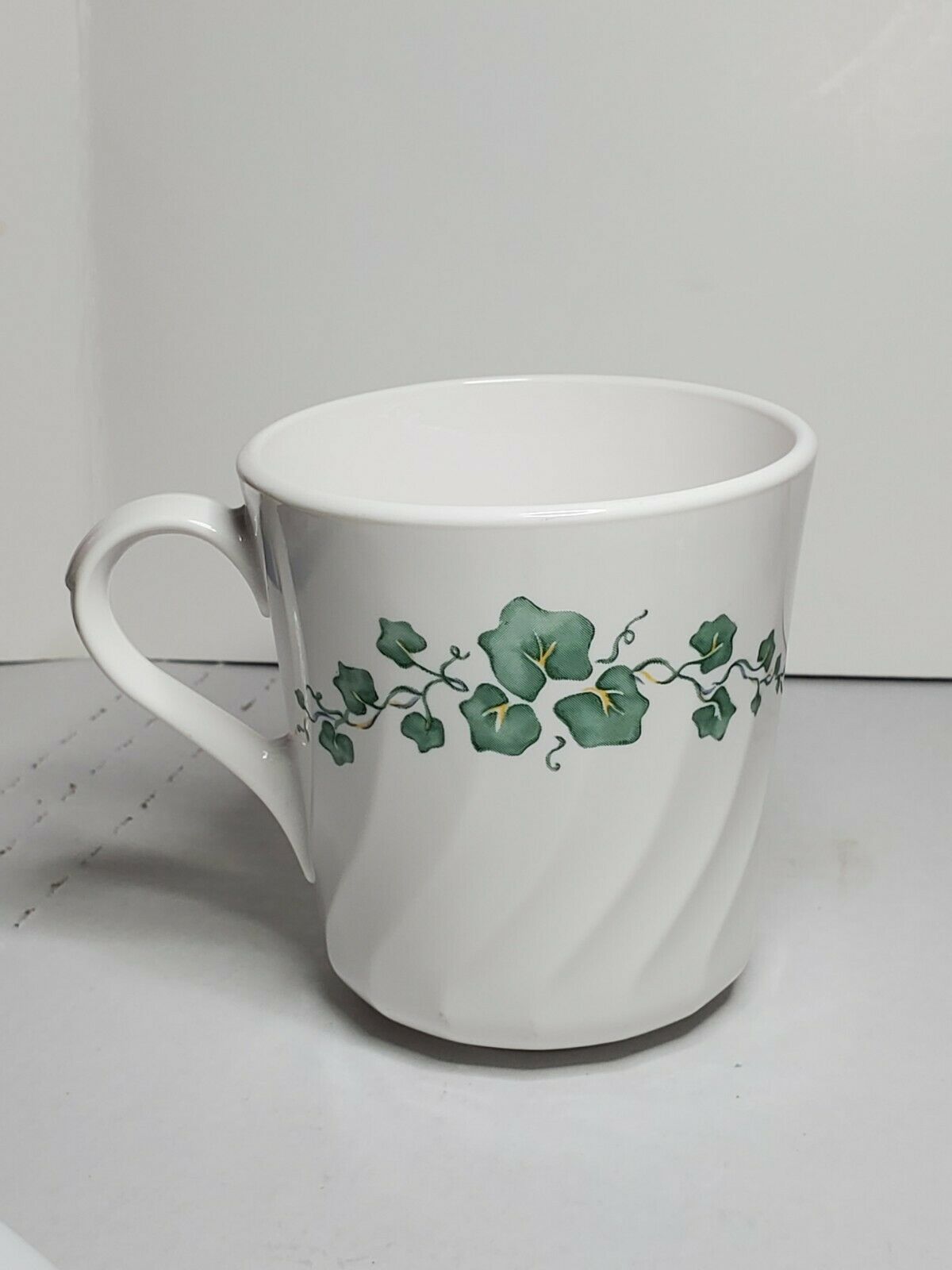 Corelle Corning Callaway Ivy Swirl Coffee Tea Mug Cup Vintage Green Ivy Ribbed