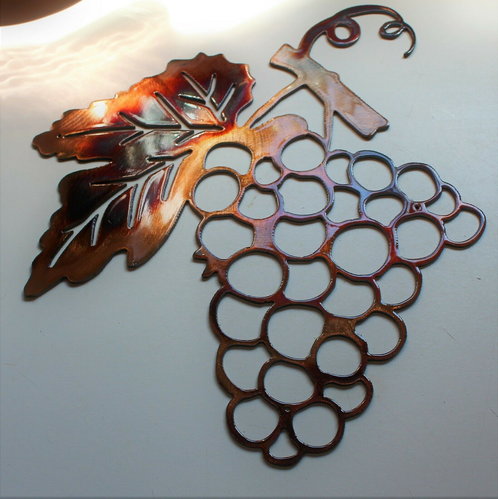 Metal Wall Art Decor Grape Bushel 13" x 11" Sculptures & Figurines